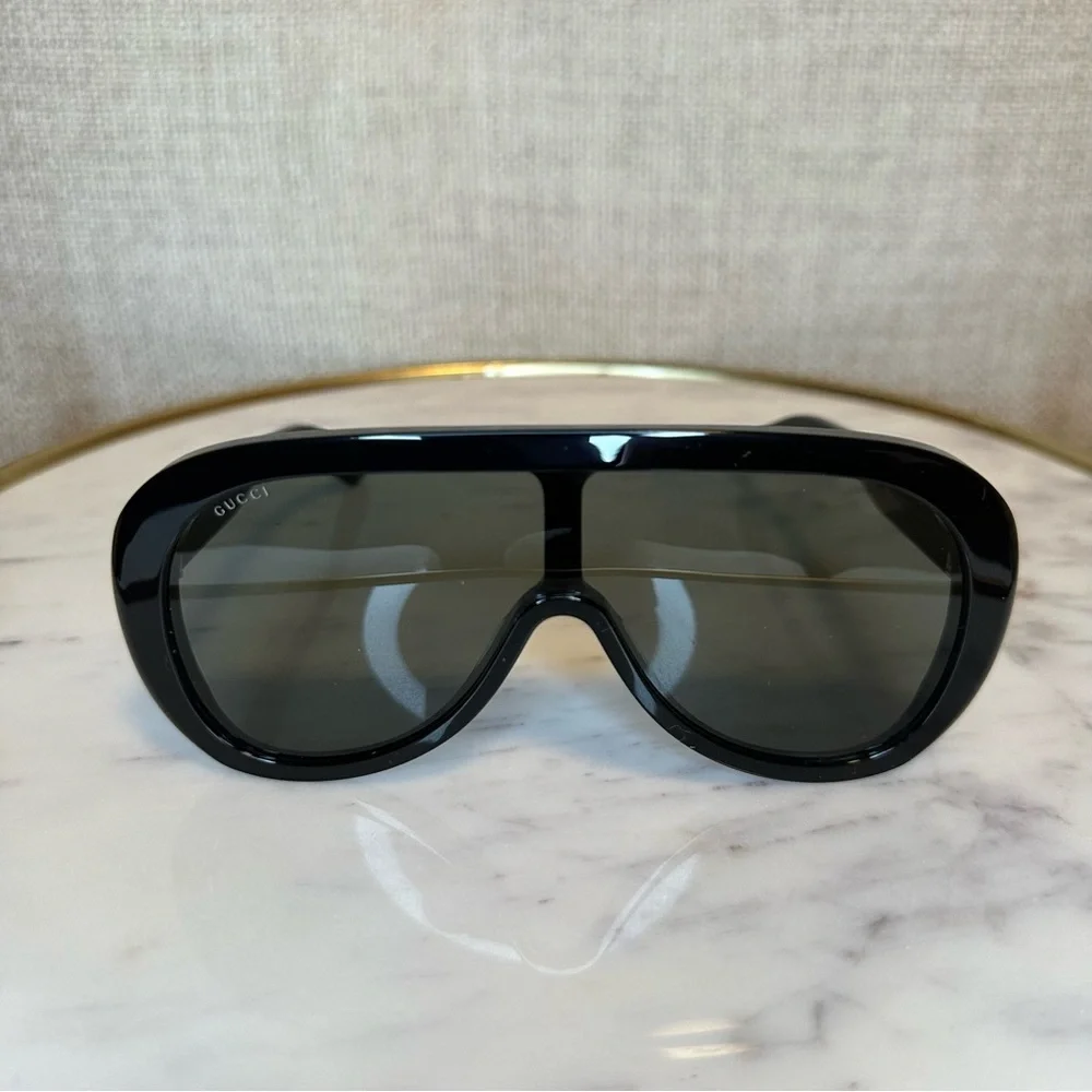 New! Authentic Gucci Shield Sunglasses - Picture 7 of 14